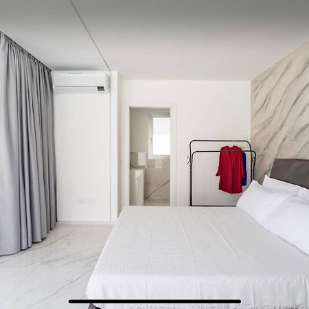 Leonida'S Room Pool And Jacuzzi Quartu Sant'Elena Exterior photo